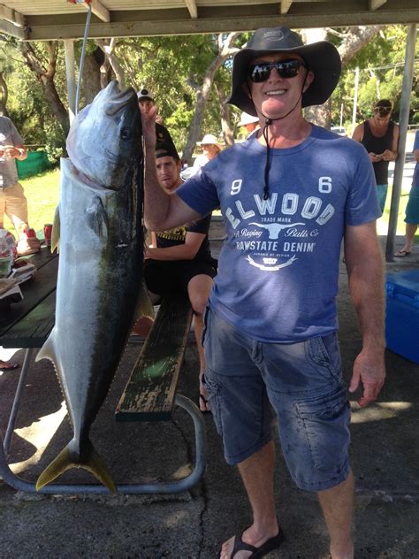 Big Fish Competition 2016 Underwater Skindivers And Fishermans