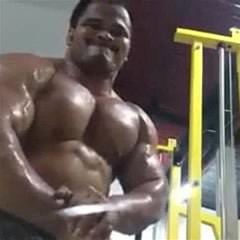 huge thai bodybuilder flexing gay thai muscle porn 48 xhamster
