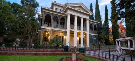 Haunted Mansion Replica In Duluth Inspired By Disney