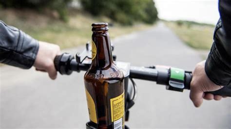 Die hamburger biermarke astra erlaubt sich in den sozialen medien einen scherz. Astra Zeneca Bier Lustig