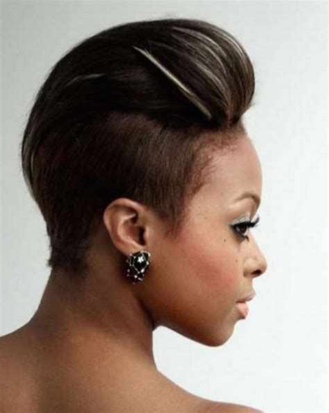 At present both male and female people are wearing this hairstyle with great zeal. 20 Mohawk Hairstyles for Woman - Feed Inspiration