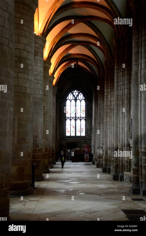 Gloucester Cathedral Nave Columns Hi Res Stock Photography And Images