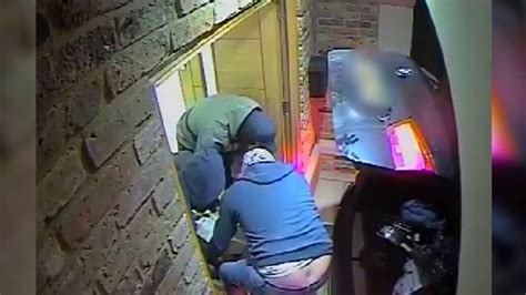 Gang Caught On Cctv Stealing A Safe During Burglary In Keston Youtube