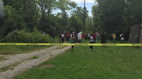 Bystanders Find Bodies Of 2 Cousins Blocks Away From Gory Scene Ids
