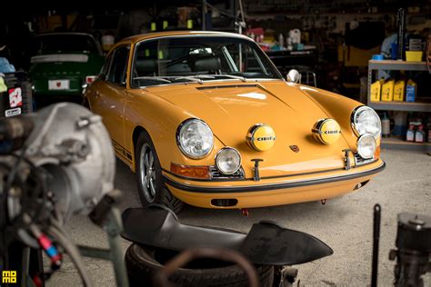 Yellow Porsche 911 Momo Heritage Prototipo Steering Wheel In Silver