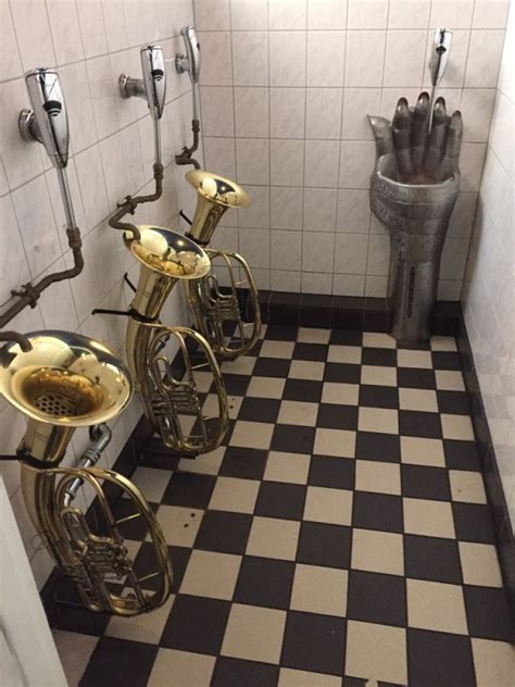 15 Weirdest Toilets And Urinals Strange Toilet Oddee