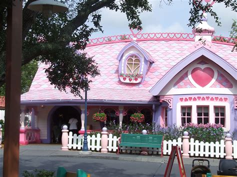 Minnies House Now Demolished In Mickeys Toontown Fair Magic