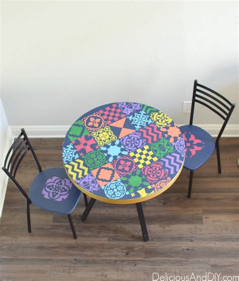 Stencilled Dining Table Set Delicious And Diy Stenciled Dining