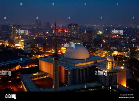 Istiqlal Mosque Of Jakarta Biggest Mosque In Southeast Asia Jakartas