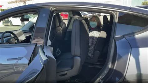 Video Shows Off Access To Third Row In 7 Seat Tesla Model Y Drive Tesla