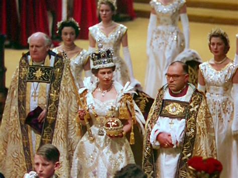 Queen elizabeth has worn quite an array of headwear throughout her 60 years on the throne. 12 Vintage Pictures of Fashion Icons and Pivotal Moments ...