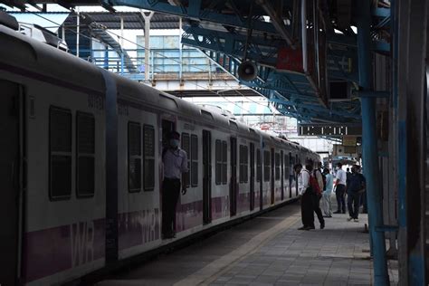 Mumbai Local Train Latest Update Railways Issued Lakh Passes To