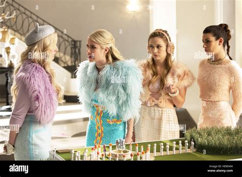 Scream Queens L R Abigail Breslin Emma Roberts Billie Lourd Lea Michele In Pumpkin Patch