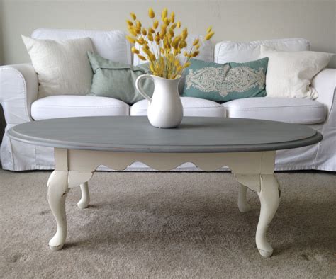With the summer season upon us, there is always a need for more outdoor entertaining spaces. A Quick Coffee Table Makeover | Coffee table makeover ...