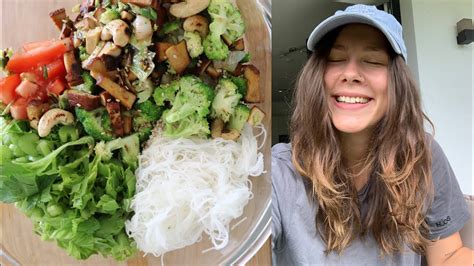 Maybe you would like to learn more about one of these? What I eat in a day as a VEGAN | 3 Rezepte - YouTube