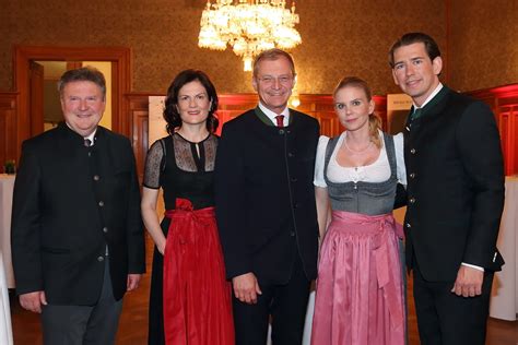 Dann senden sie uns beschreibungen. BALL: Oberösterreich gab in Wien den Ton an - Freistadt