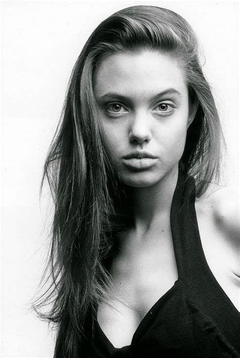 First Photo Shoots Of Angelina Jolie When She Was 15 Years Old