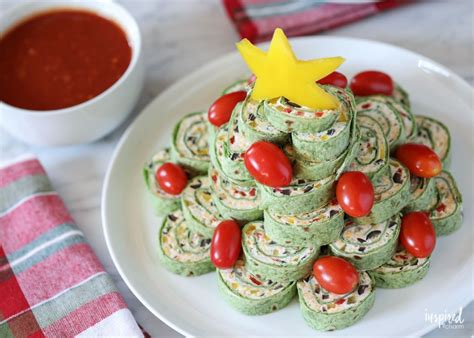 25 amazing christmas party appetizer recipes! These Tortilla Roll-Ups are the perfect Christmas appetizer recipe. Stacked into a… | Christmas ...
