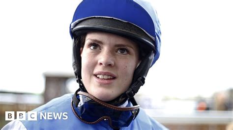 Lizzie Kelly The First Female Gold Cup Jockey For 33 Years Bbc News