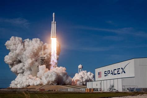 Spacexs Reusable Falcon Heavy Rocket Can Now Carry Us Spy Satellites