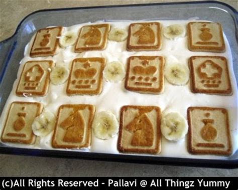 Repeating layers ending with a pudding layer on top. All Thingz Yummy !!!: Chessmen Cookie Banana Pudding