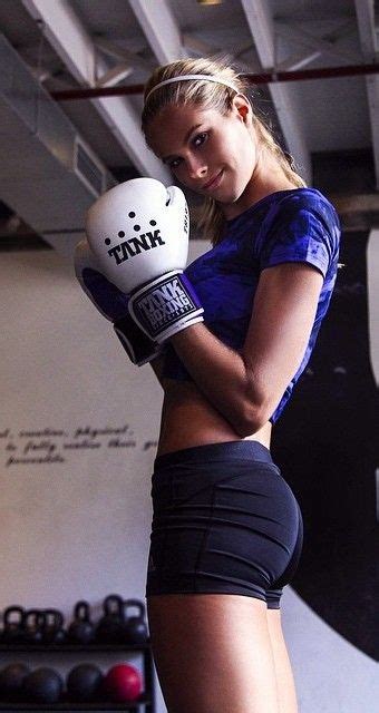 Pin By Emanuele Perotti On Fitness Women Boxing Girl Women Boxing
