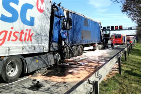 Lkw Unfall Auf Der A2 Bei Luthe Wunstorfer Auepost