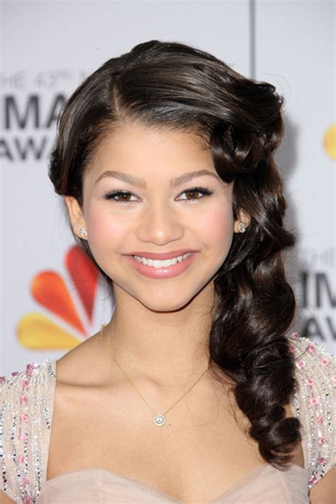 Zendaya was born on september 1, 1996 in oakland, california, usa. Zendaya's Best Red Carpet Hair and Makeup Looks - Teen Vogue