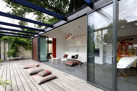 Pool design ideas, inspiration & pictures. Posh pool house with glass walls | Modern House Designs