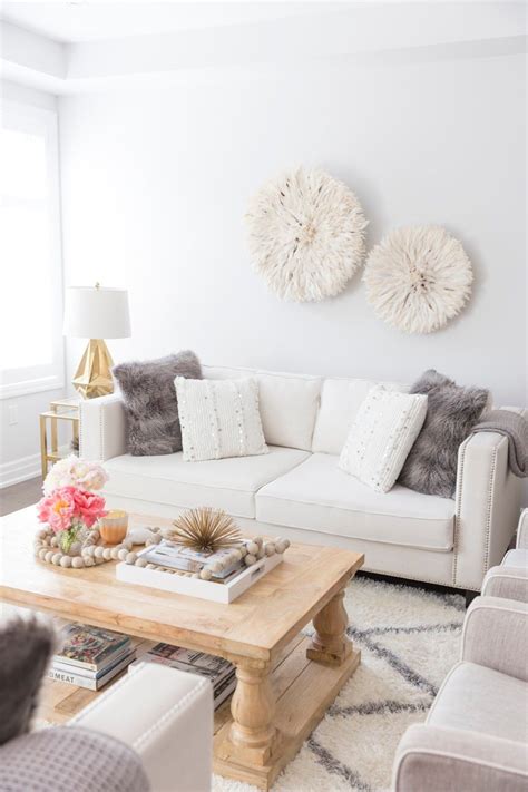 Decorate Your Living Room With These 14 Inspiring Wall Ideas Living