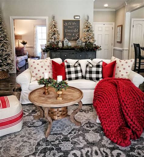 19 Festive Christmas Living Room Decor Ideas
