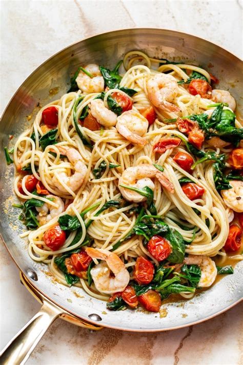 If you rinse shrimp, be sure to pay it dry. Tomato Spinach Shrimp Pasta - Gnocchi Rezept Vegan in 2020 ...