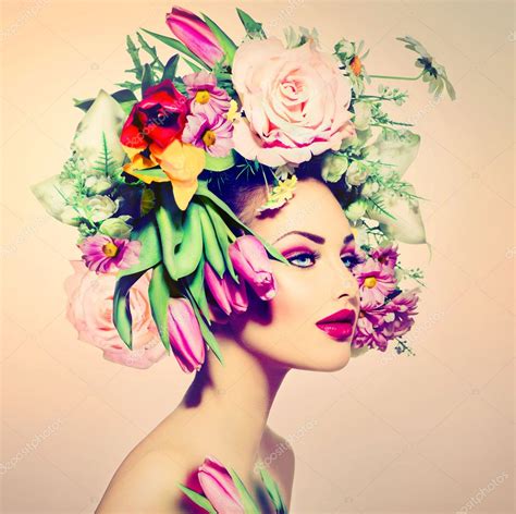 Spring Woman Beauty Girl With Flowers Hair Style — Stock Photo