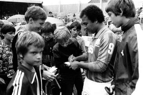 Oesede, bremer sv, vfl osnabrück, werder bremen, stade laval, standard liège, sg union solingen, borussia dortmund, hertha bsc, kickers offenbach, msv duisburg. Kostedde Deutschland - Fotos | IMAGO