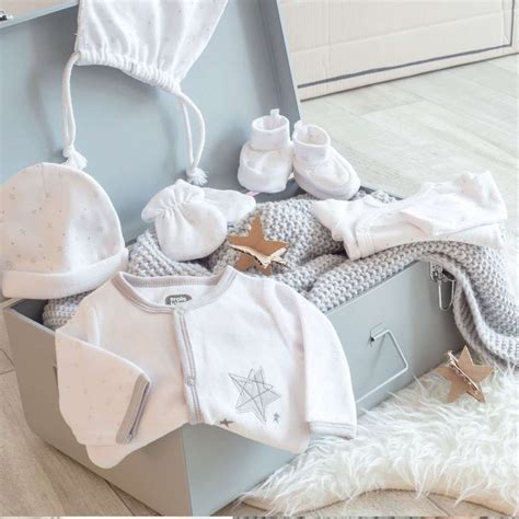 Kit Naissance Ma Belle étoile Trousseau De Naissance Blanc Et Gris