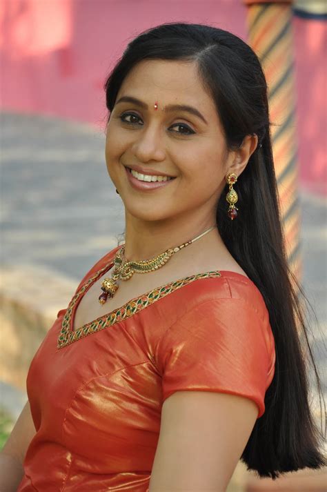 Tamil Film Actress Images ~ Tamil Actress Saree Beautiful Nayanthara