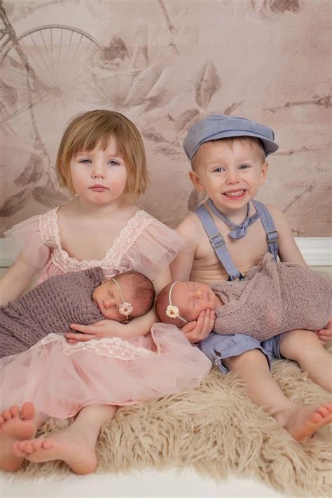 Moms Photo Of Two Sets Of Twins Is Pure Sibling Love Huffpost