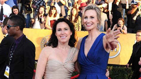 Jane Lynch Marriage To Lara Embry Comes To End After Years Upi Com
