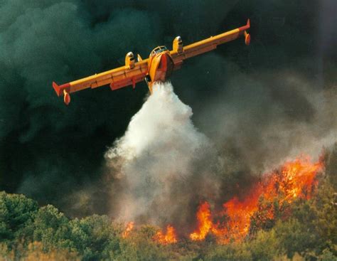 11 Best Firefighting Aircraft 2022