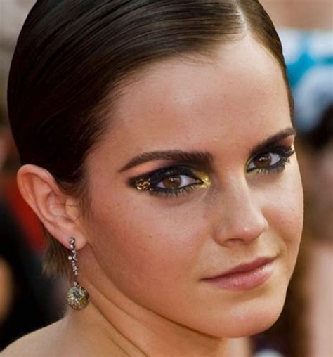 Diy Bold Emma Watsons Smokey Eye Makeup Styleoholic