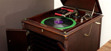 How To Turn Victrola Into Ipod Amp Manti House Has One Of These