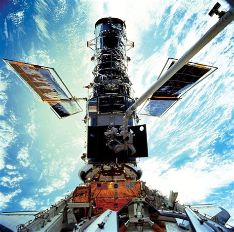 Benchmarks April 24 1990 The Hubble Space Telescope Is Launched
