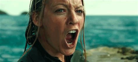 The Shallows Star Blake Lively Admits She S Never Seen Jaws