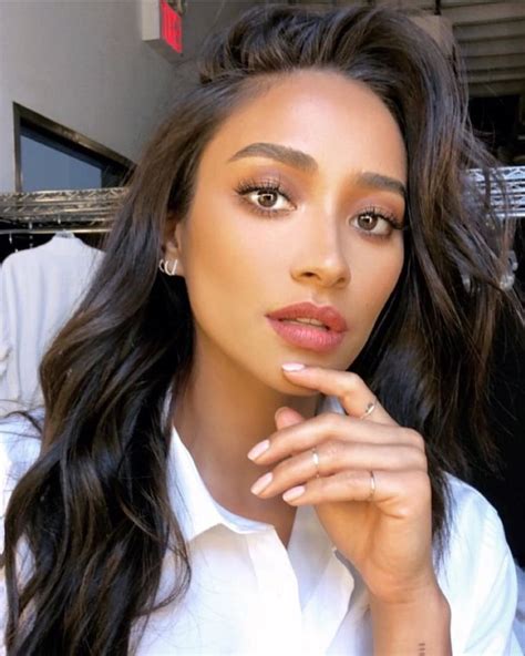 Makeup Inspo Makeup For Brown Eyes Shay Mitchell Makeup Hair Makeup