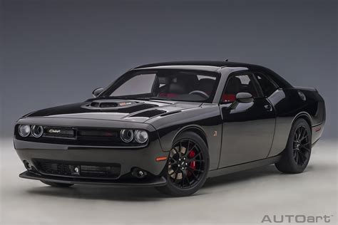 Dodge Challenger 392 Hemi Scat Pack Shaker 2018 Pitch Black Autoart