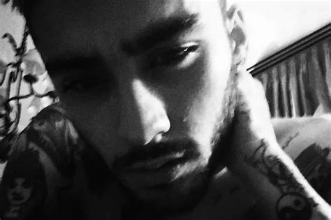 Zayn Malik Posts A Sexy Bearded Selfie After Deleting Snap With Mystery