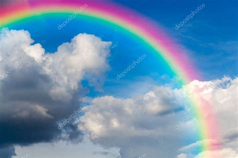 Bright Rainbow In Sky — Stock Photo © Daliu 129694698