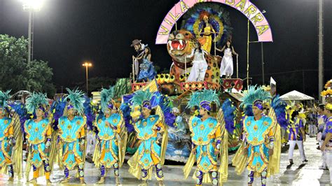 Veja Fotos Do Desfile Das Escolas De Samba Do Grupo C No Am Fotos Em Carnaval 2013 No
