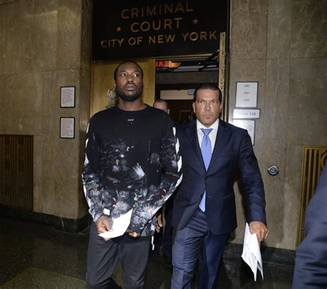 Rapper Meek Mill Takes Deal To Toss Charges After Nyc Bike Wheelie