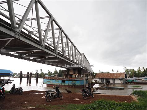 Jembatan Sungai Kapuas Hulu Putussibau Indonesia Travel Bombastic Borneo